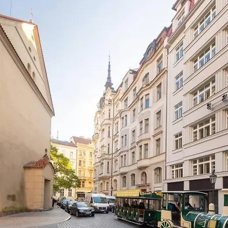 Old Town Square Luxury Apartment Прага Экстерьер фото