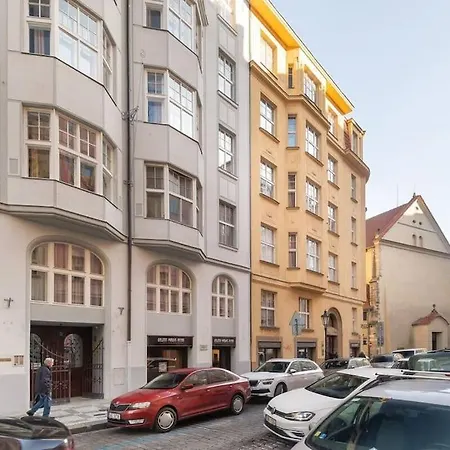 Old Town Square Luxury Apartment Прага Экстерьер фото