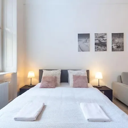Old Town Square Luxury Apartment Прага Экстерьер фото