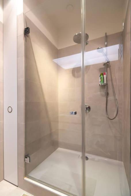 Luxury On Old Town Square Apartment *